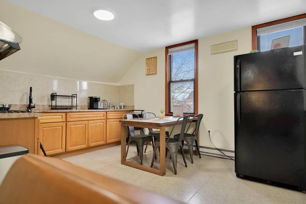 Golden Gem In Heart Of East Rock Quiet 3Br Near Dt And Yale Apartment Ню Хейвън Екстериор снимка