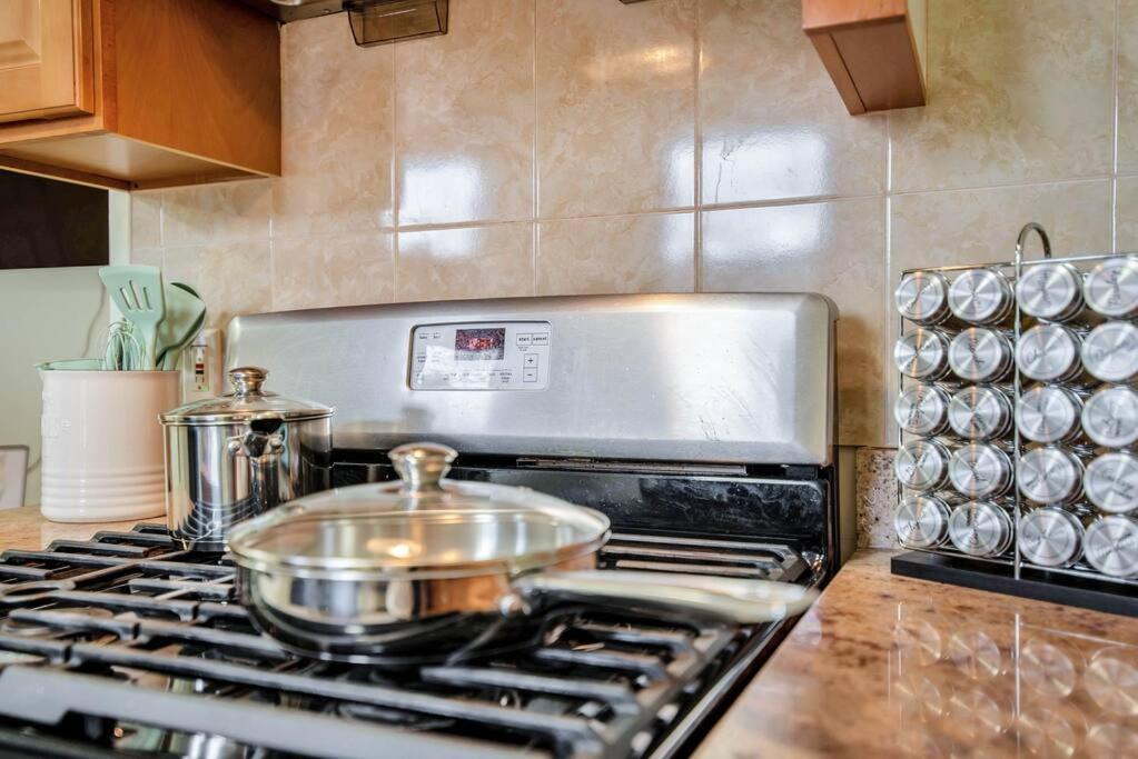 Golden Gem In Heart Of East Rock Quiet 3Br Near Dt And Yale Apartment Ню Хейвън Екстериор снимка