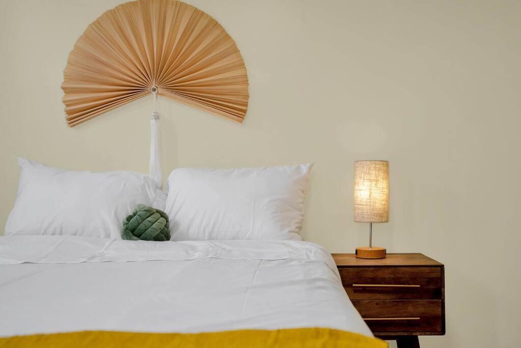 Golden Gem In Heart Of East Rock Quiet 3Br Near Dt And Yale Apartment Ню Хейвън Екстериор снимка